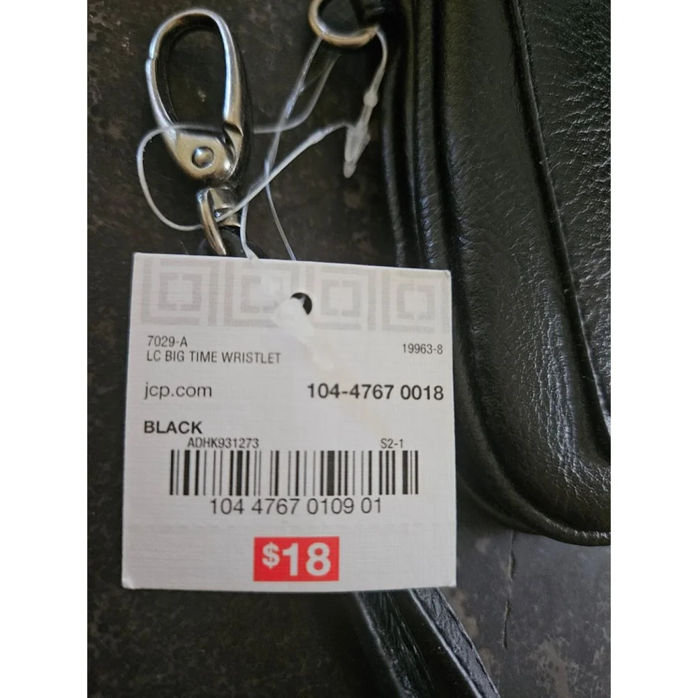 Liz Claiborne | Black Wristlet